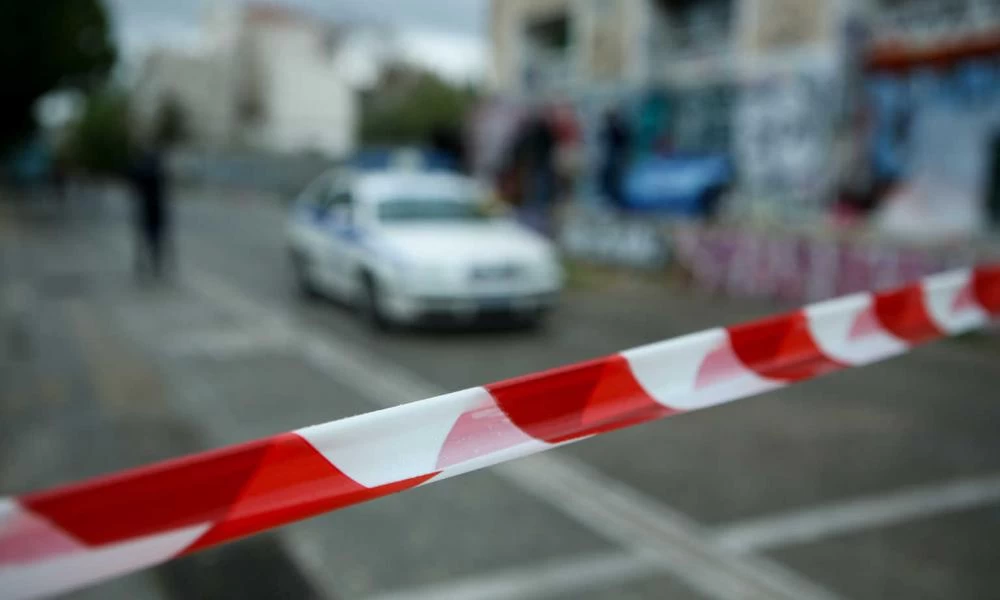 Θεσσαλονίκη: Γκαζάκια σε πολυκατοικία που διαμένουν στρατιωτικοί – Ζημιές και αναστάτωση